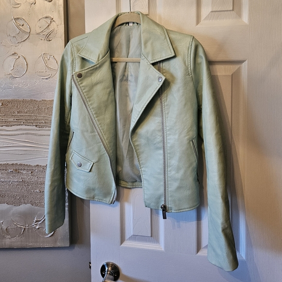 New Faux Leather Jacket🌴 - Picture 4 of 4